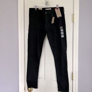 NWT Levi Super Skinny 710 Jeans 31 X 28. Black